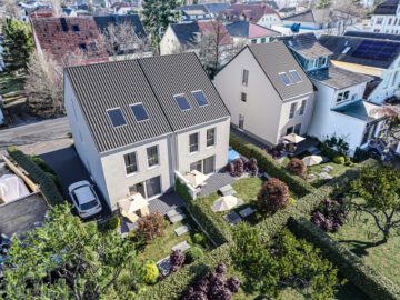Drei neue Einfamilienhäuser mit PKW-Stellplätzen in ruhiger Stadtlage von Rheinbach, provisionsfrei - Impression Gartenansicht  (Dachflächenfenster als Sonderwunsch möglich)