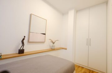 Neuwertige und schick möblierte 2-Zimmer-Wohnung in der Fußgängerzone von Bad Honnef mit Stellplatz - Impression Schlafzimmer