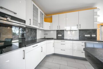 Wertige 4-Zimmer Wohnung mit zwei Bädern, Sonnenbalkon & PKW-Garage in ruhiger Lage von Köln-Brück - Impression Küchenbereich