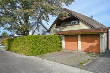 Freistehendes Einfamilienhaus mit großem Garten & PKW-Doppelgarage in ruhiger Lage von Lohmar-Birk - Impression Außenansicht